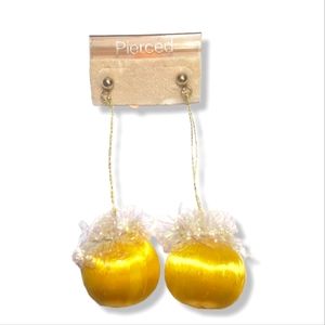 #X2 New Vintage Golden Yellow 80s Holiday Dangle Earrings